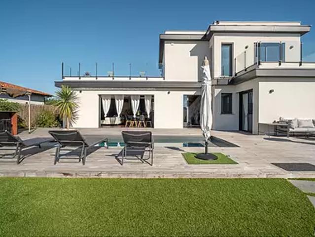 Mios 33380 Achat / Vente maison 5 pièces t5 au dernier étage piscine