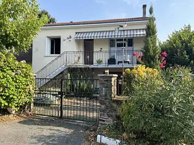 Mialet 24450 Achat / Vente maison 5 pièces t5 au dernier étage parking