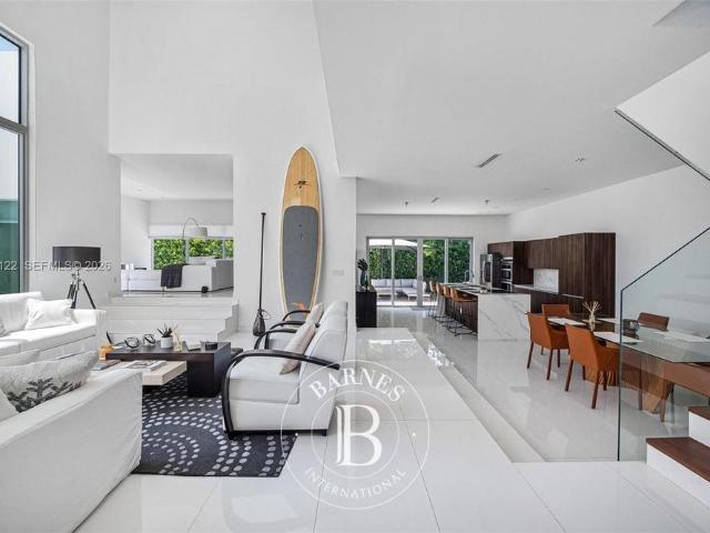 Miami, Maison 3 Chambres 289 m² en location