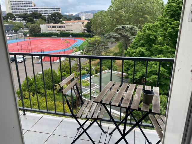 MICHELET MAZARGUES 9éme, T4 meublé de 72.15 m2 Lumineux Dernier étage Balcon Vue dégagée