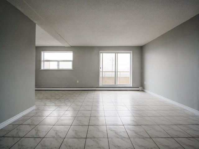 Michelle Place 1 Bedroom Apartment for Rent at 40 Mohawk Rd E, Hamilton, ON L9A 2G7