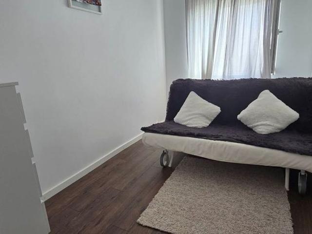Micro 4 Targoviste, inchiriere apartament 3 camere