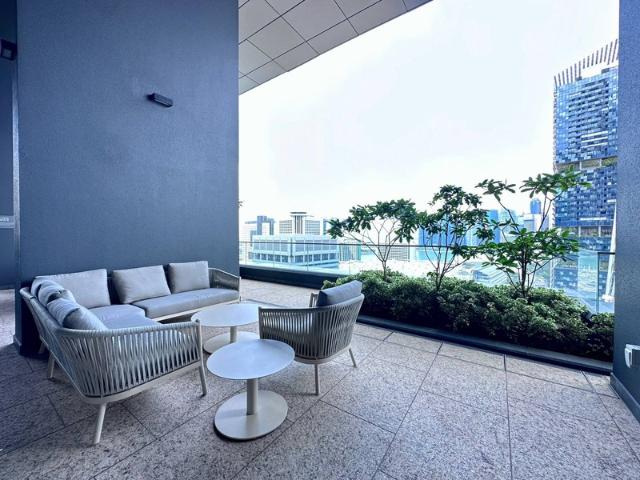 Midtown Bay Condominium For Sale, $1,450,000, 1 Bed 1 Bath 409 sqft $3,545.00 psf