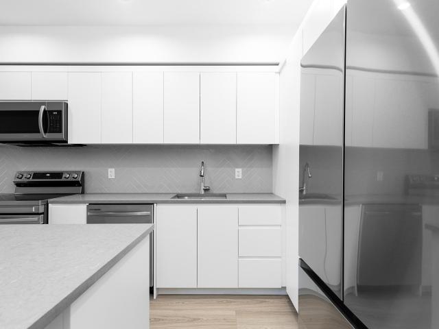 Midtown 1 Bedroom + Den [object Promise] for Rent