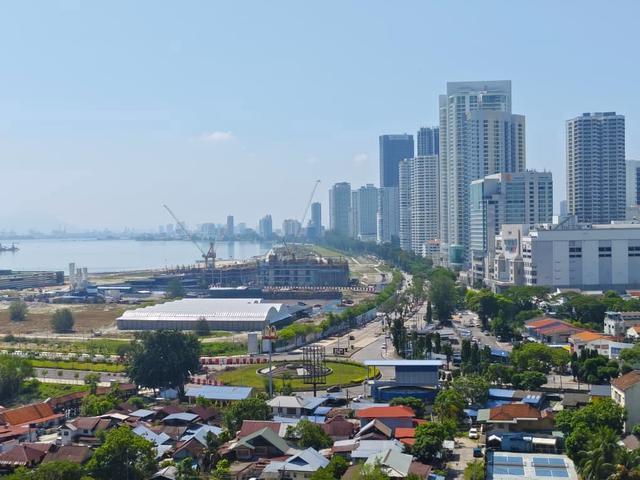 Mid floor with Gurney Drive sea view renovated furnished