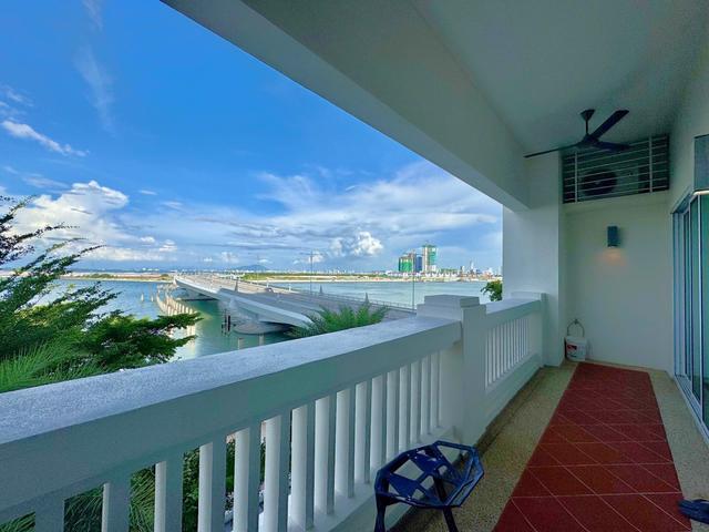 Mid floor with sea view fully furnished movein condition