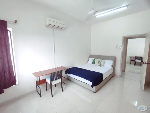 Midddle room available at pelangi utama