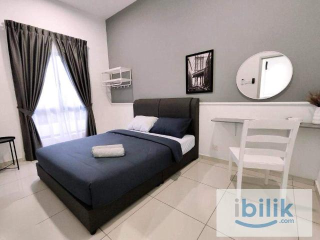 Middle, Condo Drive to Work. Free Parking Outside, IOI Resort City