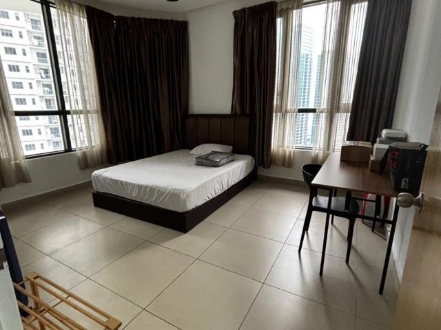 Middle Deluxe Room at KL Gateway Premium, Bangsar South