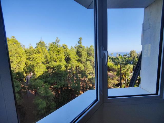 Middle Floor Apartment · Marbella