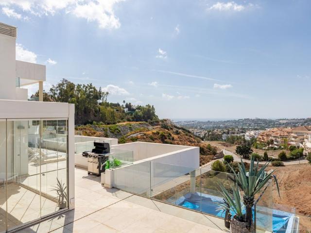 Middle Floor Apartment · Nueva Andalucía