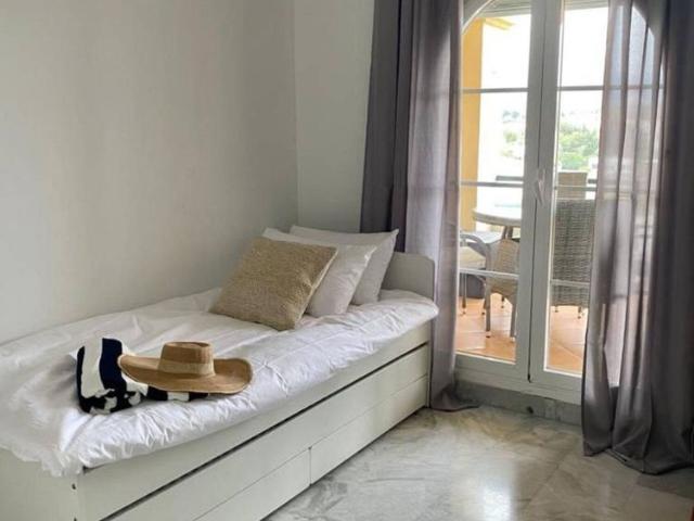 Middle Floor Apartment · Nueva Andalucía