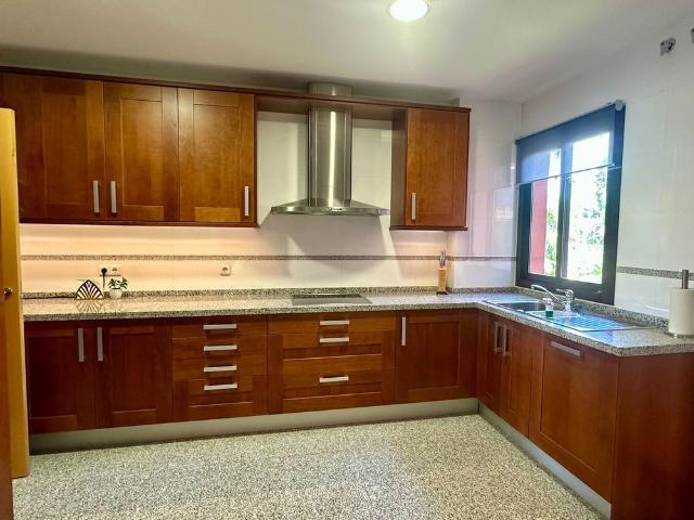 Middle Floor Apartment · Estepona