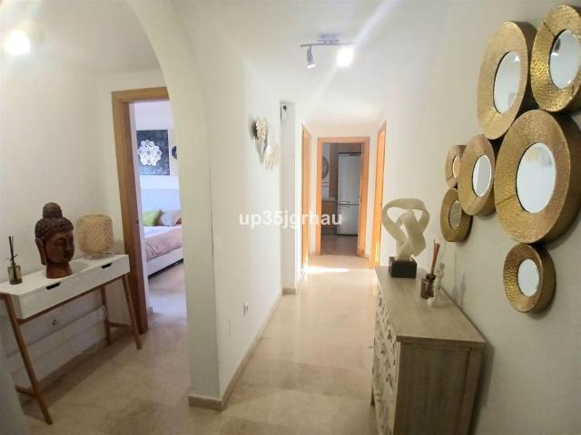 Middle Floor Apartment · Estepona