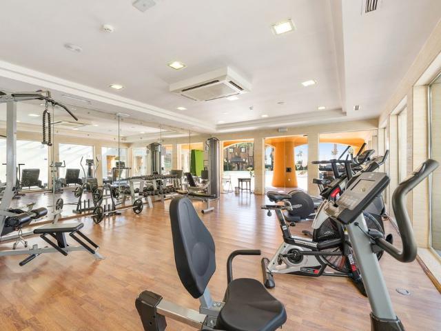 Middle Floor Apartment · Estepona