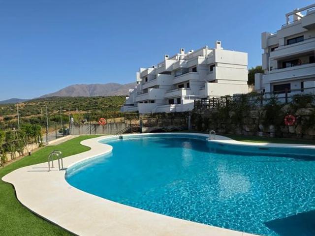 Middle Floor Apartment · Estepona