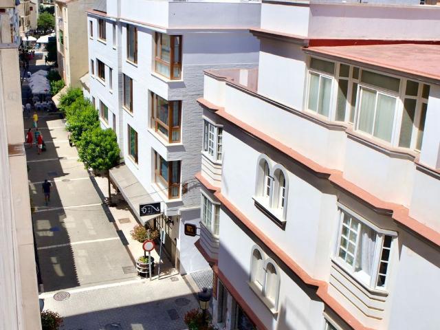 Middle Floor Apartment Estepona