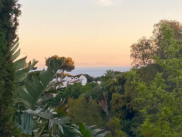 Middle Floor Apartment in Marbella