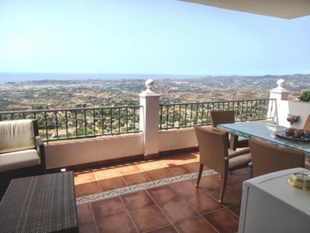 Middle Floor Apartment in Mijas