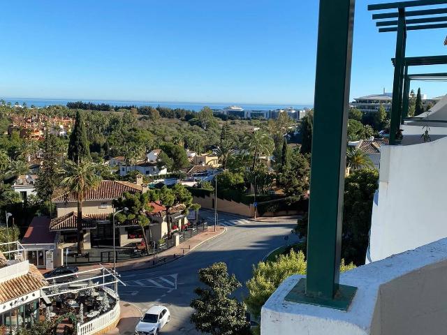 Middle Floor Apartment in Nueva Andalucía