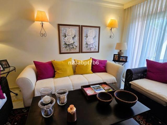 Middle Floor Apartment in Nueva Andalucía