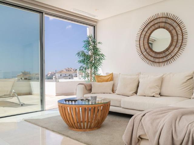 Middle Floor Apartment in Nueva Andalucía