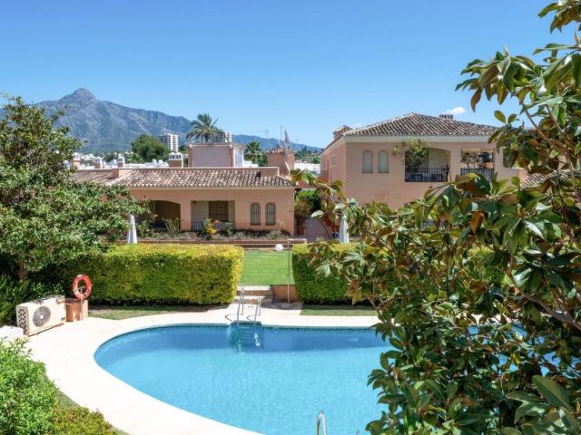 Middle Floor Apartment in Nueva Andalucía