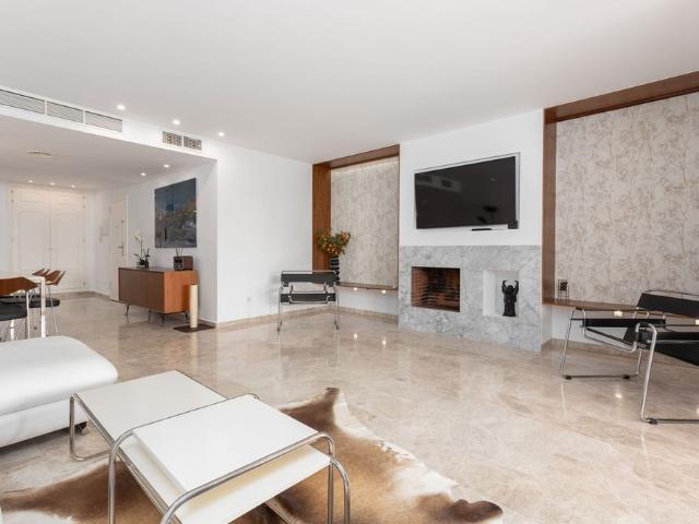 Middle Floor Apartment in Nueva Andalucía