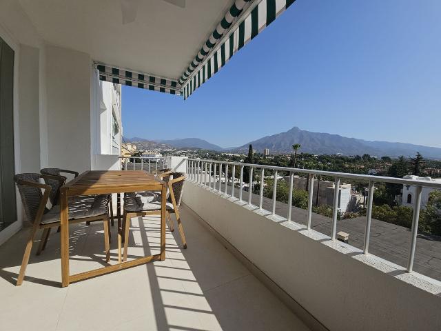 Middle Floor Apartment in Nueva Andalucía