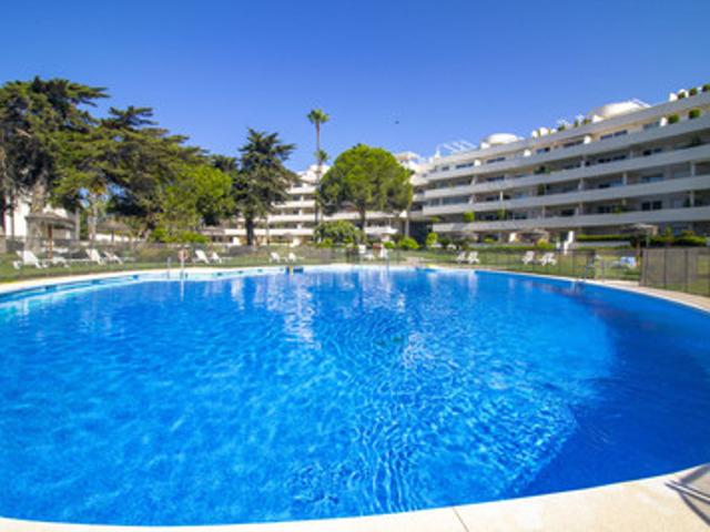 Middle Floor Apartment in New Golden Mile