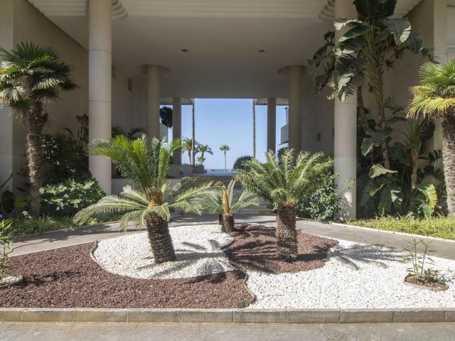 Middle Floor Apartment in New Golden Mile