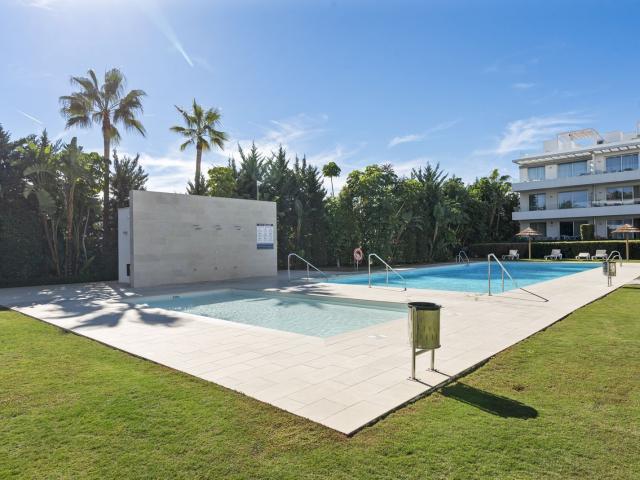 Middle Floor Apartment in New Golden Mile