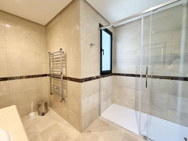 Middle Floor Apartment in Aloha