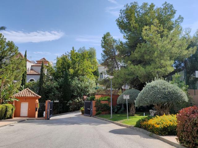 Middle Floor Apartment in Benahavís