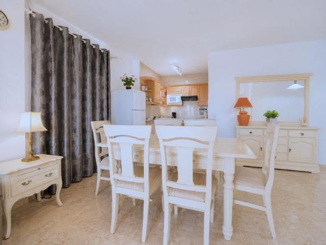 Middle Floor Apartment in Calahonda