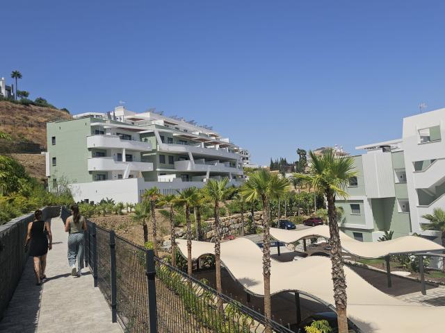 Middle Floor Apartment in Calanova Golf