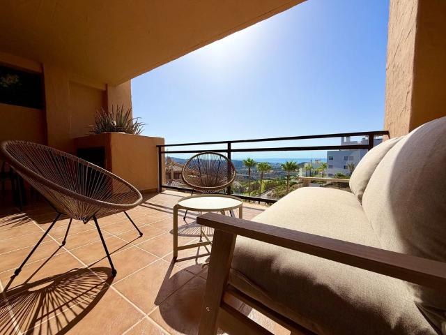 Middle Floor Apartment in Calanova Golf