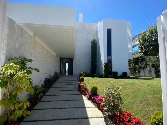 Middle Floor Apartment in Cancelada
