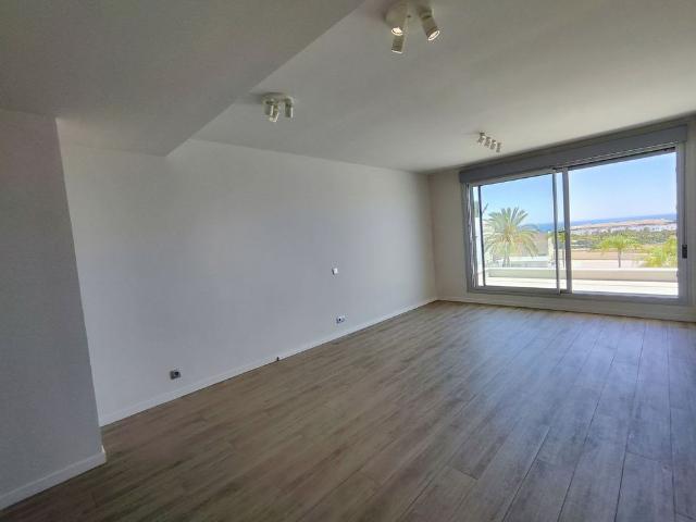 Middle Floor Apartment in Cancelada