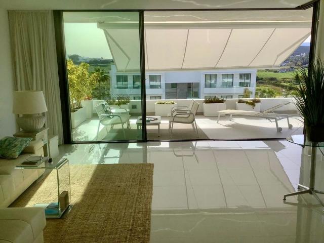 Middle Floor Apartment in Estepona