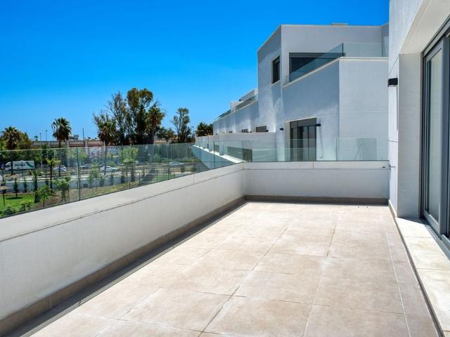 Middle Floor Apartment in Estepona