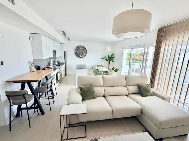 Middle Floor Apartment in Estepona