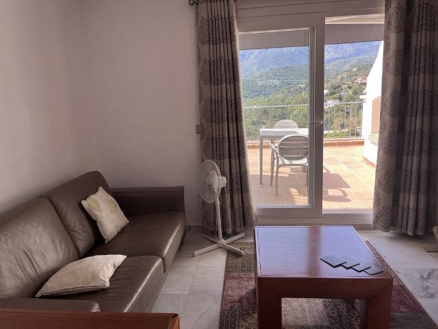 Middle Floor Apartment in Estepona