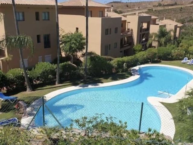 Middle Floor Apartment in Estepona