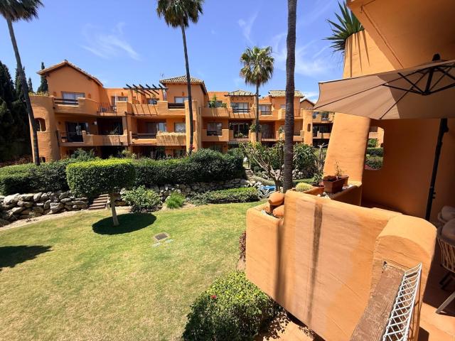 Middle Floor Apartment in Estepona