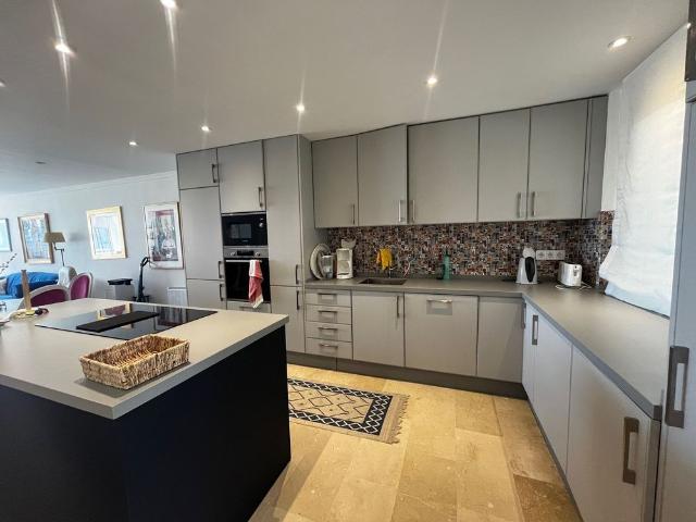 Middle Floor Apartment in Estepona
