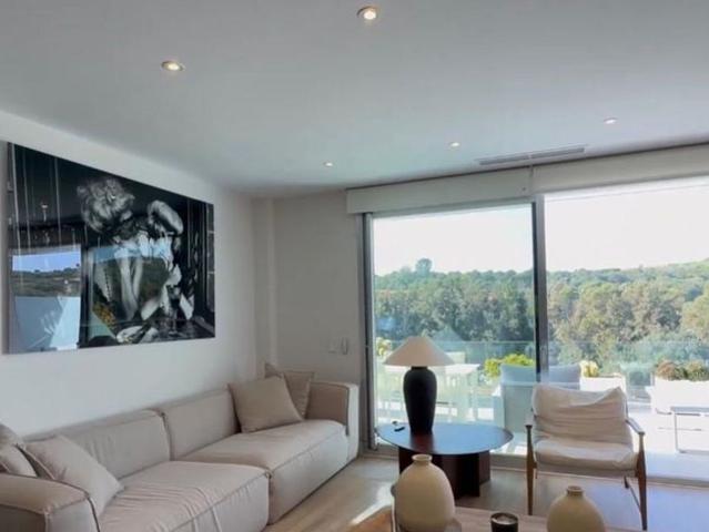 Middle Floor Apartment in Estepona