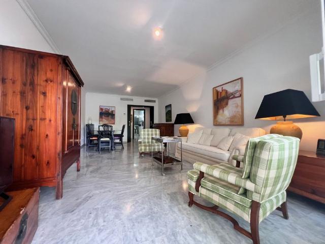 Middle Floor Apartment in Guadalmina Baja