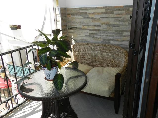 Middle Floor Apartment in La Duquesa