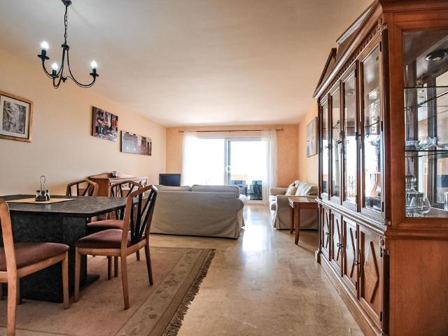 Middle Floor Apartment in La Duquesa
